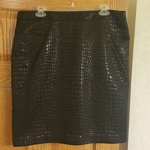 Women's sz 14 black reptile Worthington skirt